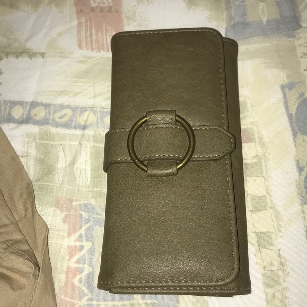 Green wallet